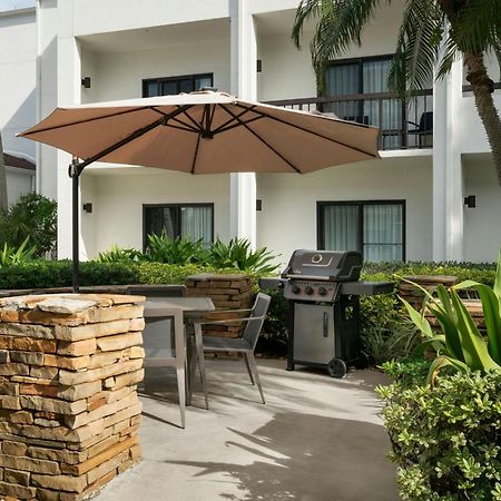 Courtyard Melbourne West Hotel Ngoại thất bức ảnh