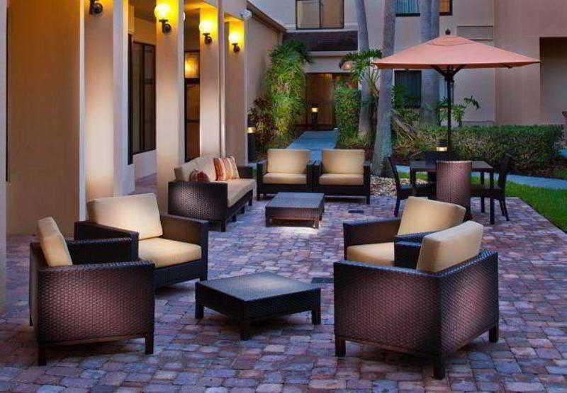Courtyard Melbourne West Hotel Ngoại thất bức ảnh