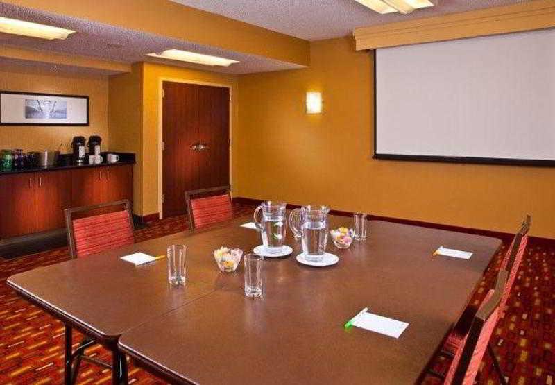 Courtyard Melbourne West Hotel Ngoại thất bức ảnh