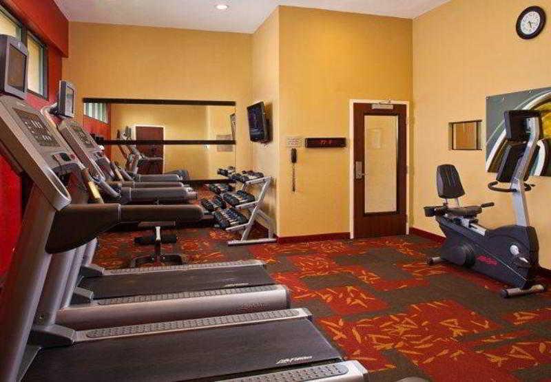 Courtyard Melbourne West Hotel Ngoại thất bức ảnh